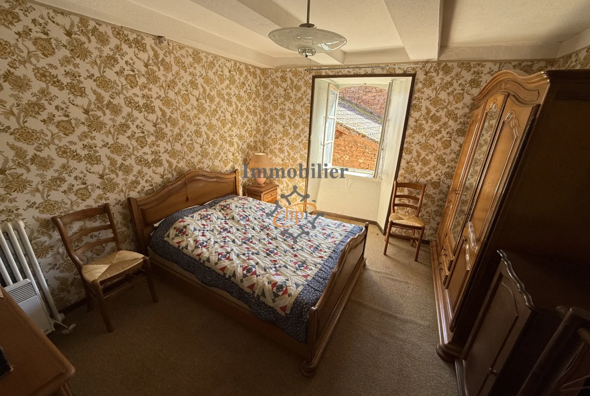 Maison en pierre à vendre à Saint Izaire, Aveyron - 5 chambres, terrasse, village de caractère 