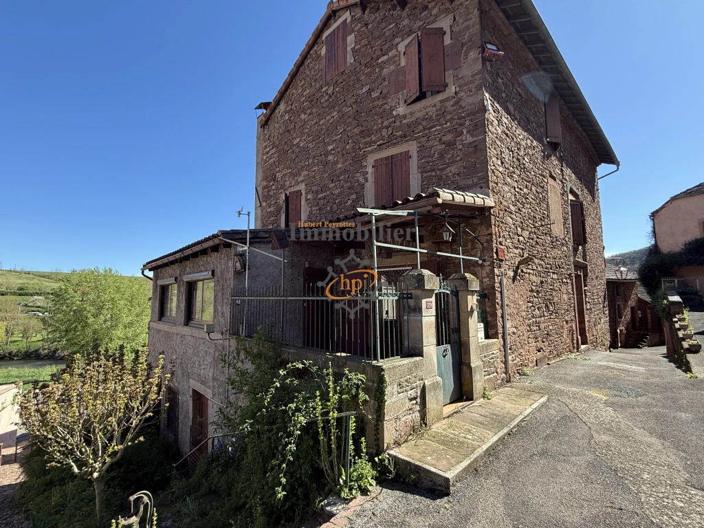 Maison en pierre à vendre à Saint Izaire, Aveyron - 5 chambres, terrasse, village de caractère