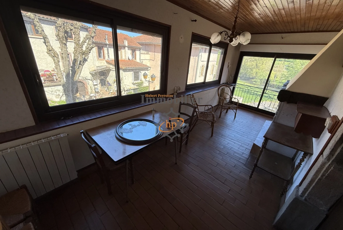 Maison en pierre à vendre à Saint Izaire, Aveyron - 5 chambres, terrasse, village de caractère 