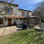 Maison de 200m² avec piscine à Thizy-les-Bourgs - Charme et confort
