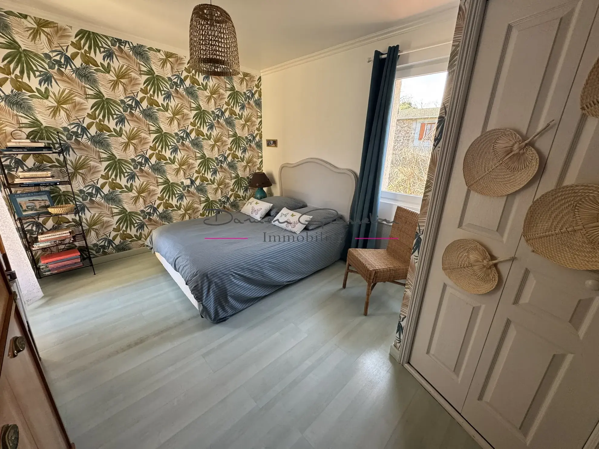 Maison de 200m² avec piscine à Thizy-les-Bourgs - Charme et confort 
