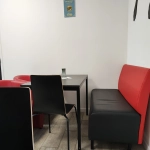 Local commercial rénové de 76m² à Vierzon, bail en cours