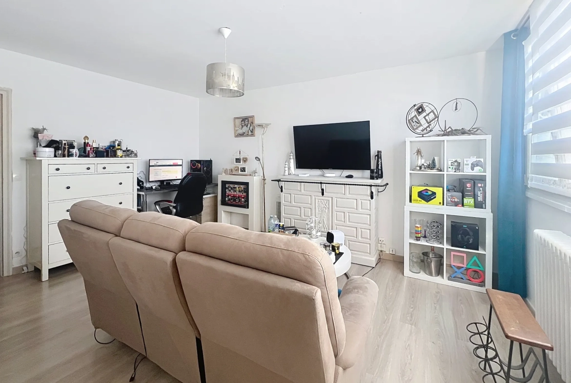 Bel appartement T2 rénové de 50 m² à Tourcoing avec cave et ascenseur 