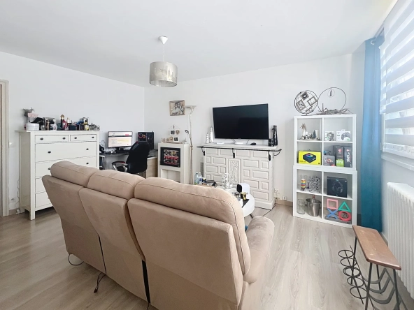 Bel appartement T2 rénové de 50 m² à Tourcoing avec cave et ascenseur 