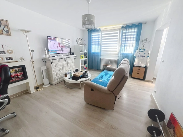 Bel appartement T2 rénové de 50 m² à Tourcoing avec cave et ascenseur