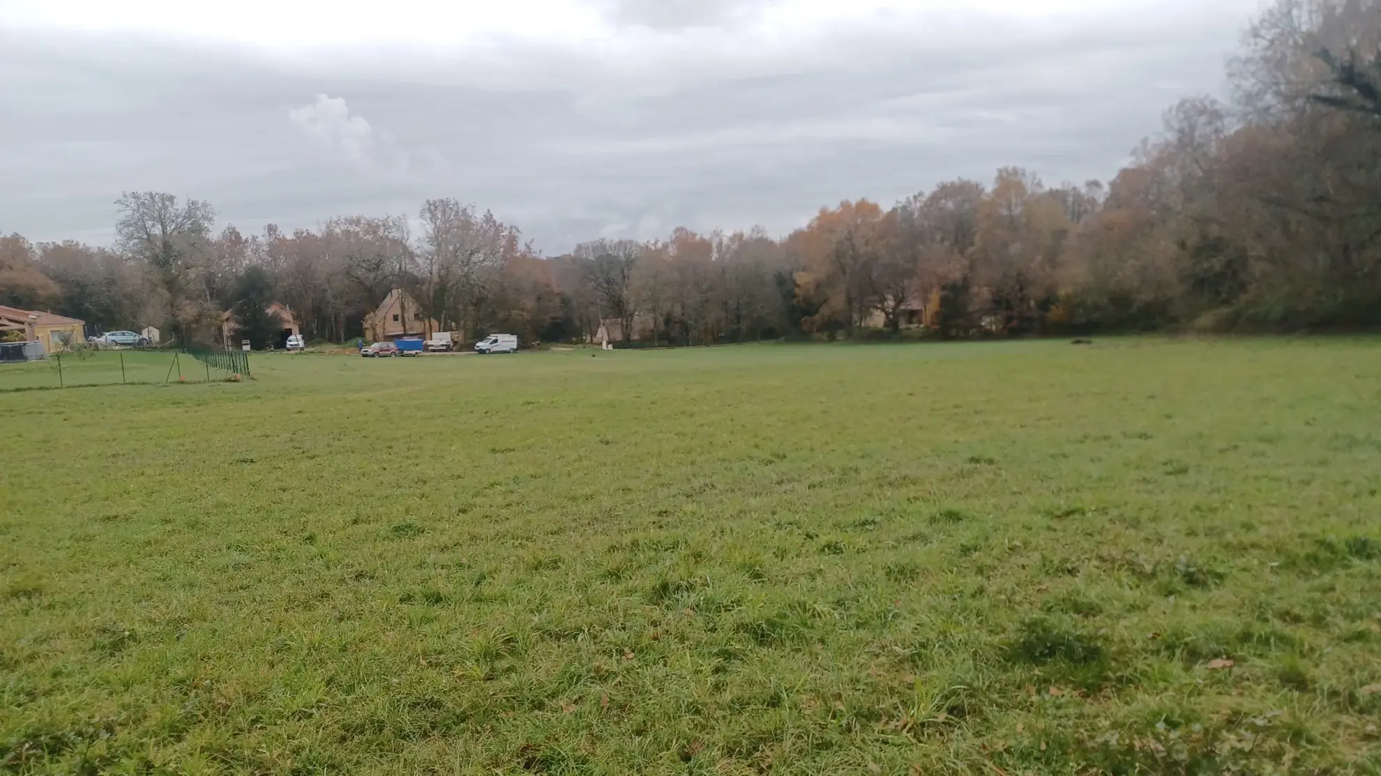 Terrains à bâtir à Meyrals, Dordogne – Parcelles boisées et non boisées 
