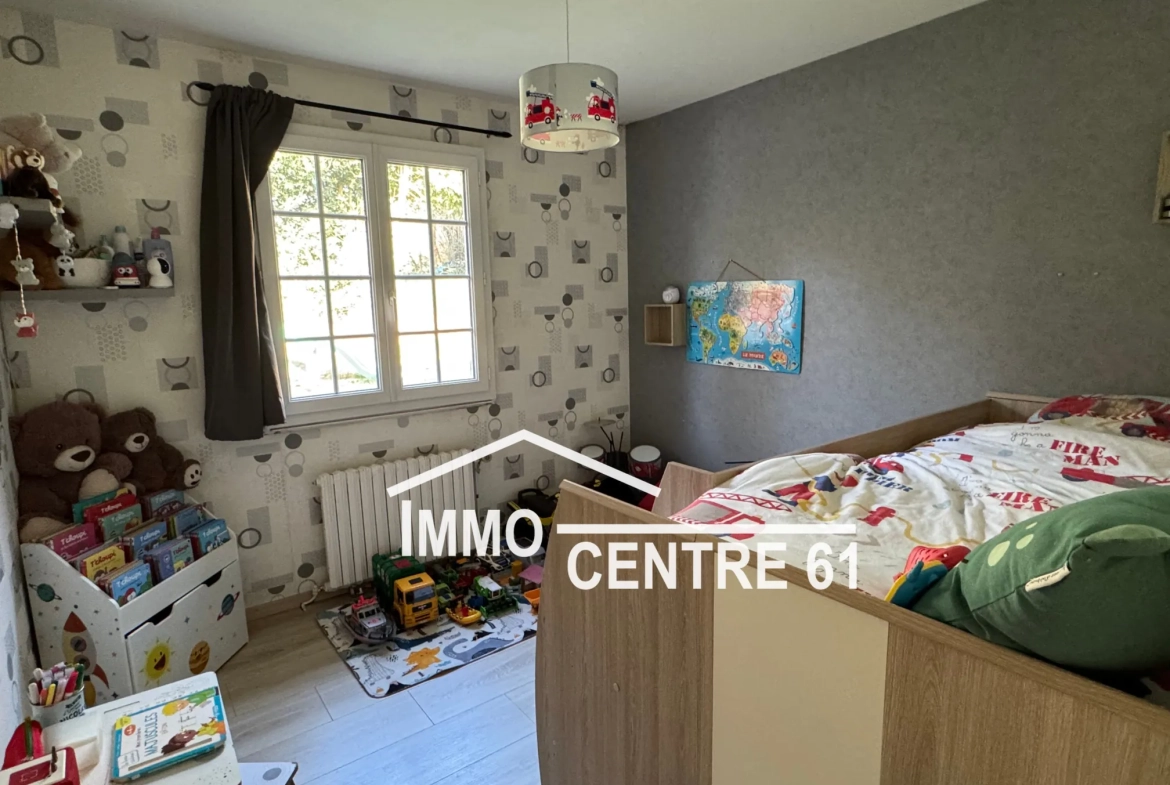 Maison Plain-Pied à Carrouges avec Jardin et Champs - 85 m² 
