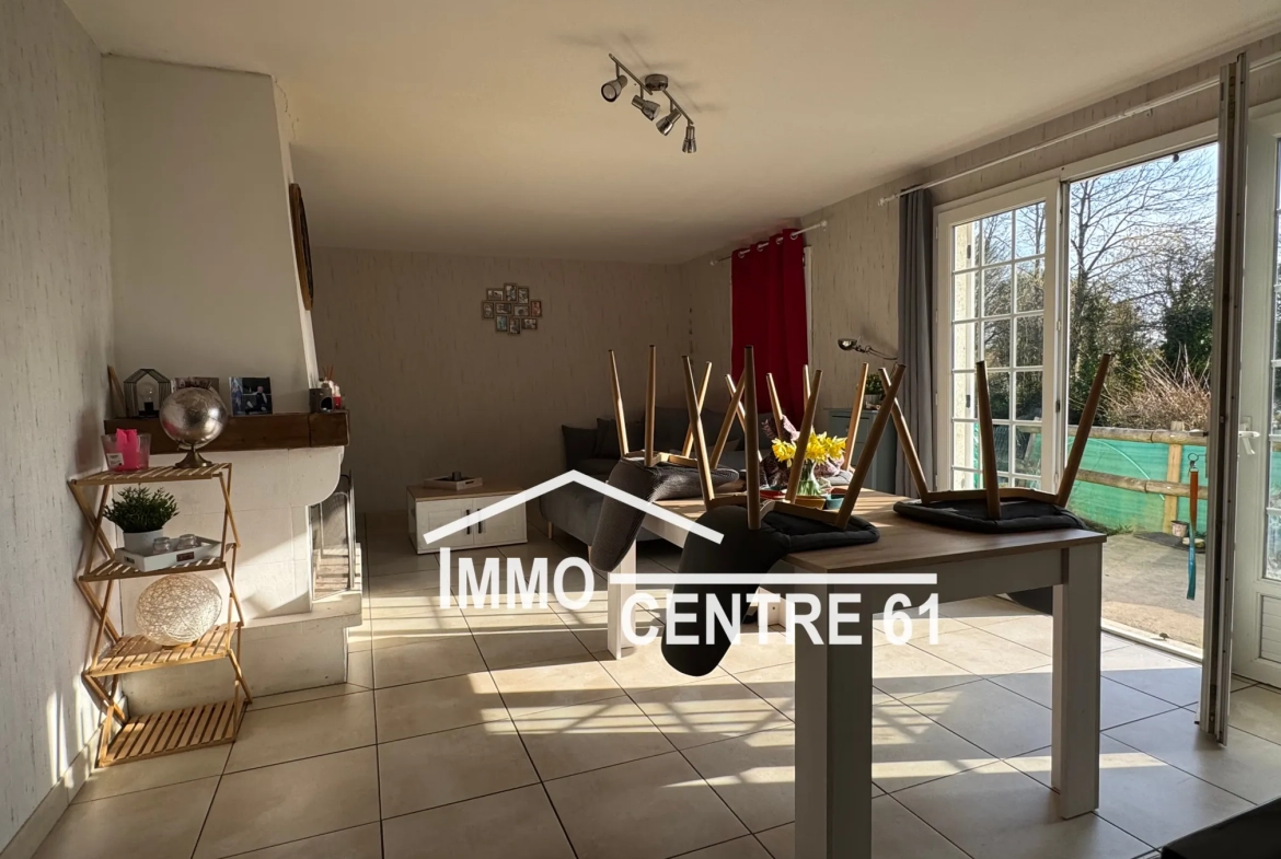 Maison Plain-Pied à Carrouges avec Jardin et Champs - 85 m² 