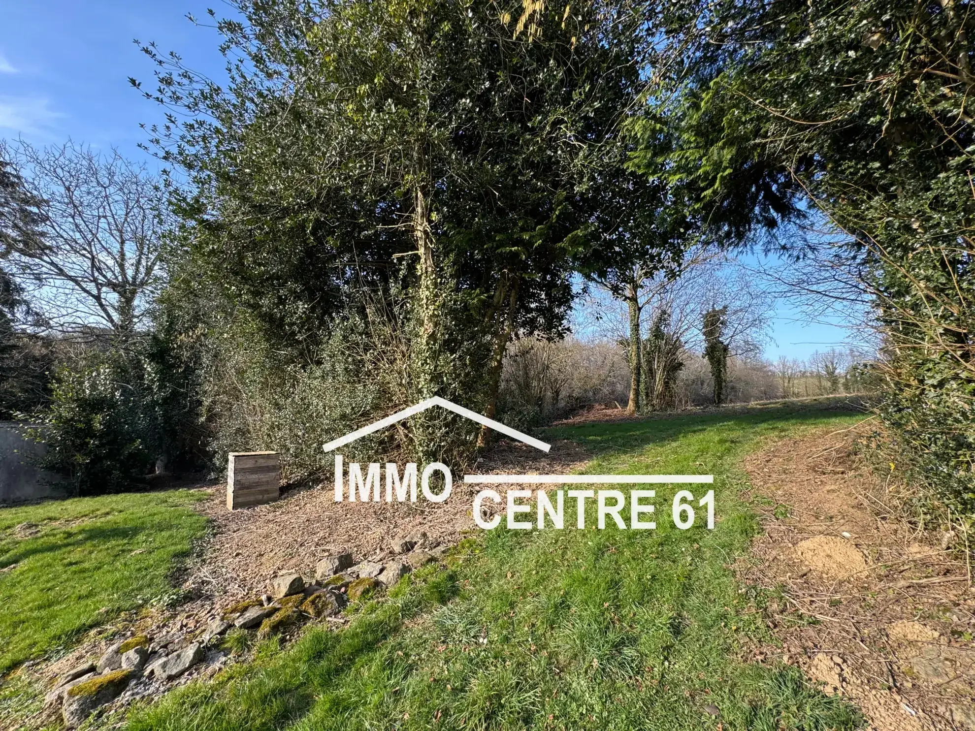 Maison Plain-Pied à Carrouges avec Jardin et Champs - 85 m² 