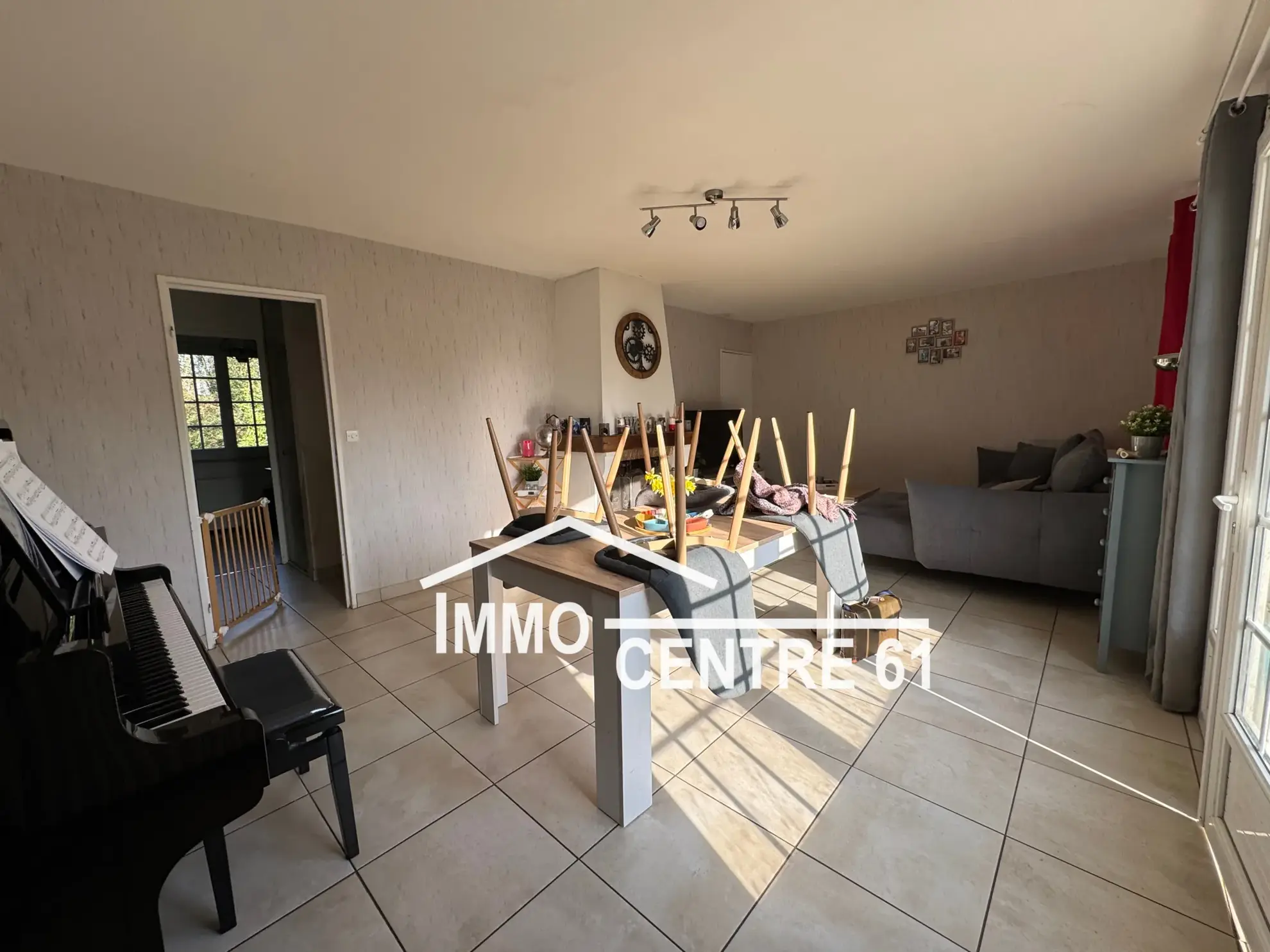 Maison Plain-Pied à Carrouges avec Jardin et Champs - 85 m² 