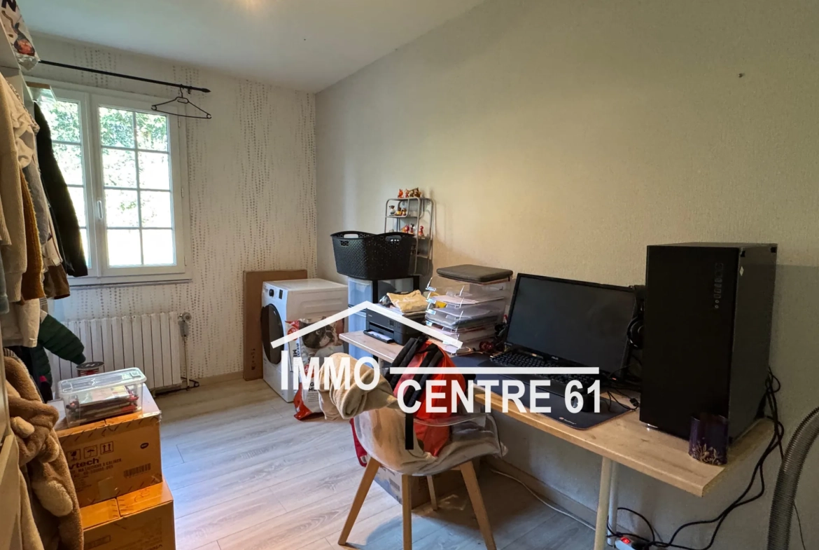 Maison Plain-Pied à Carrouges avec Jardin et Champs - 85 m² 