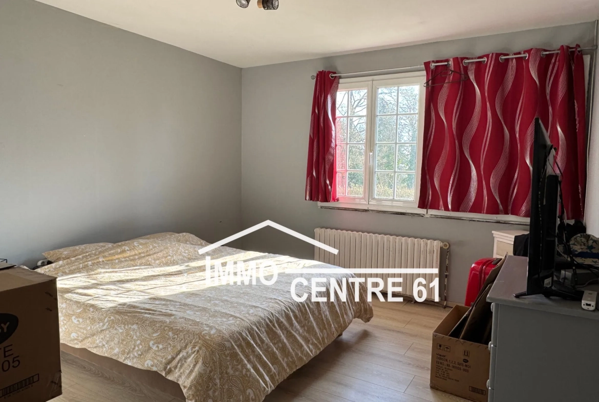 Maison Plain-Pied à Carrouges avec Jardin et Champs - 85 m² 
