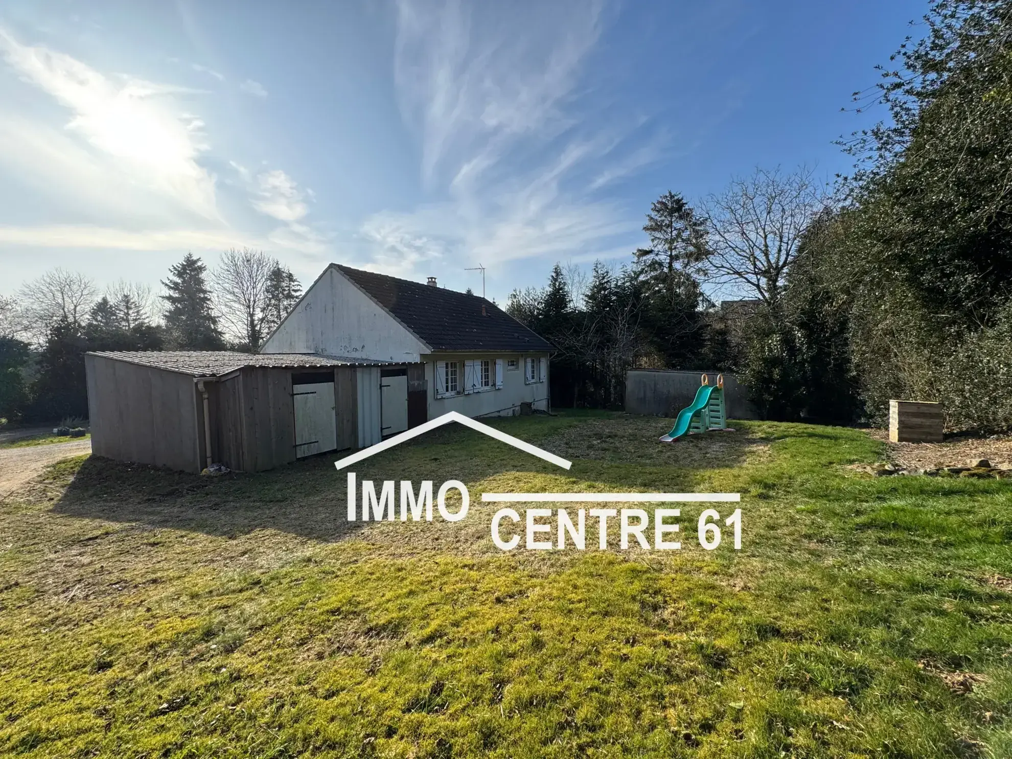 Maison Plain-Pied à Carrouges avec Jardin et Champs - 85 m² 