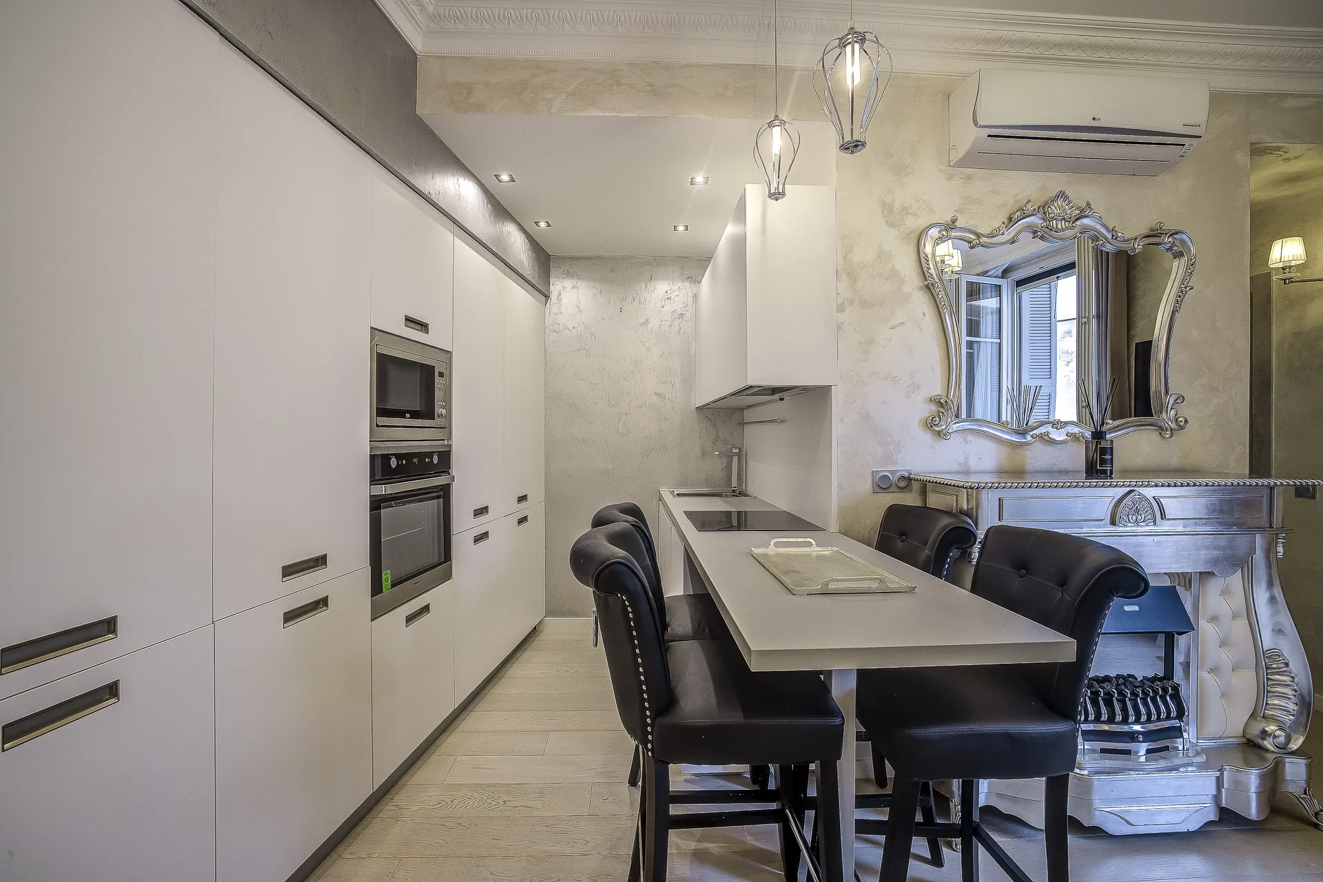 Appartement 2 pièces rénové avec cour intérieure dans le Carré d’Or à Nice 