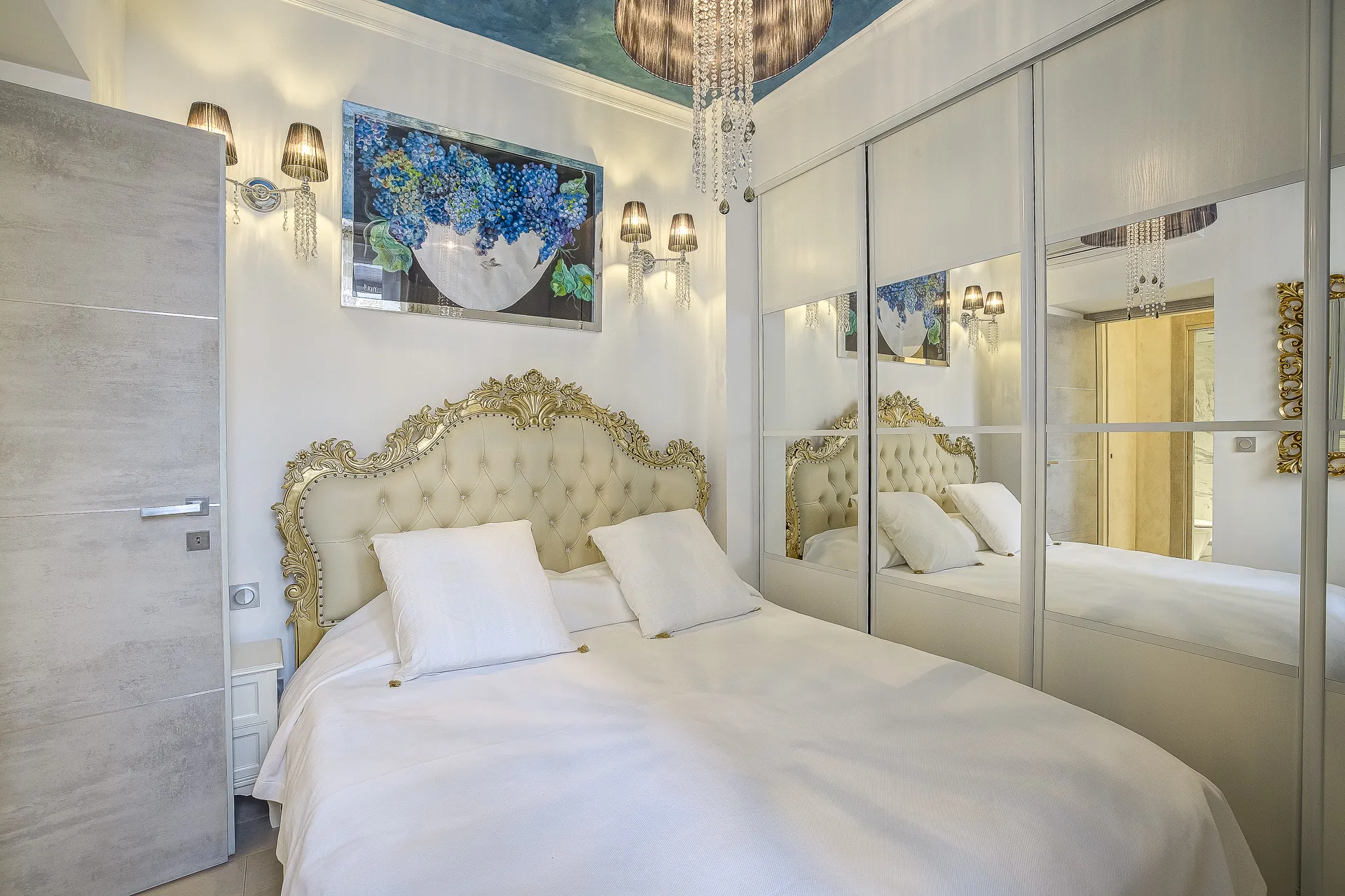 Appartement 2 pièces rénové avec cour intérieure dans le Carré d’Or à Nice 