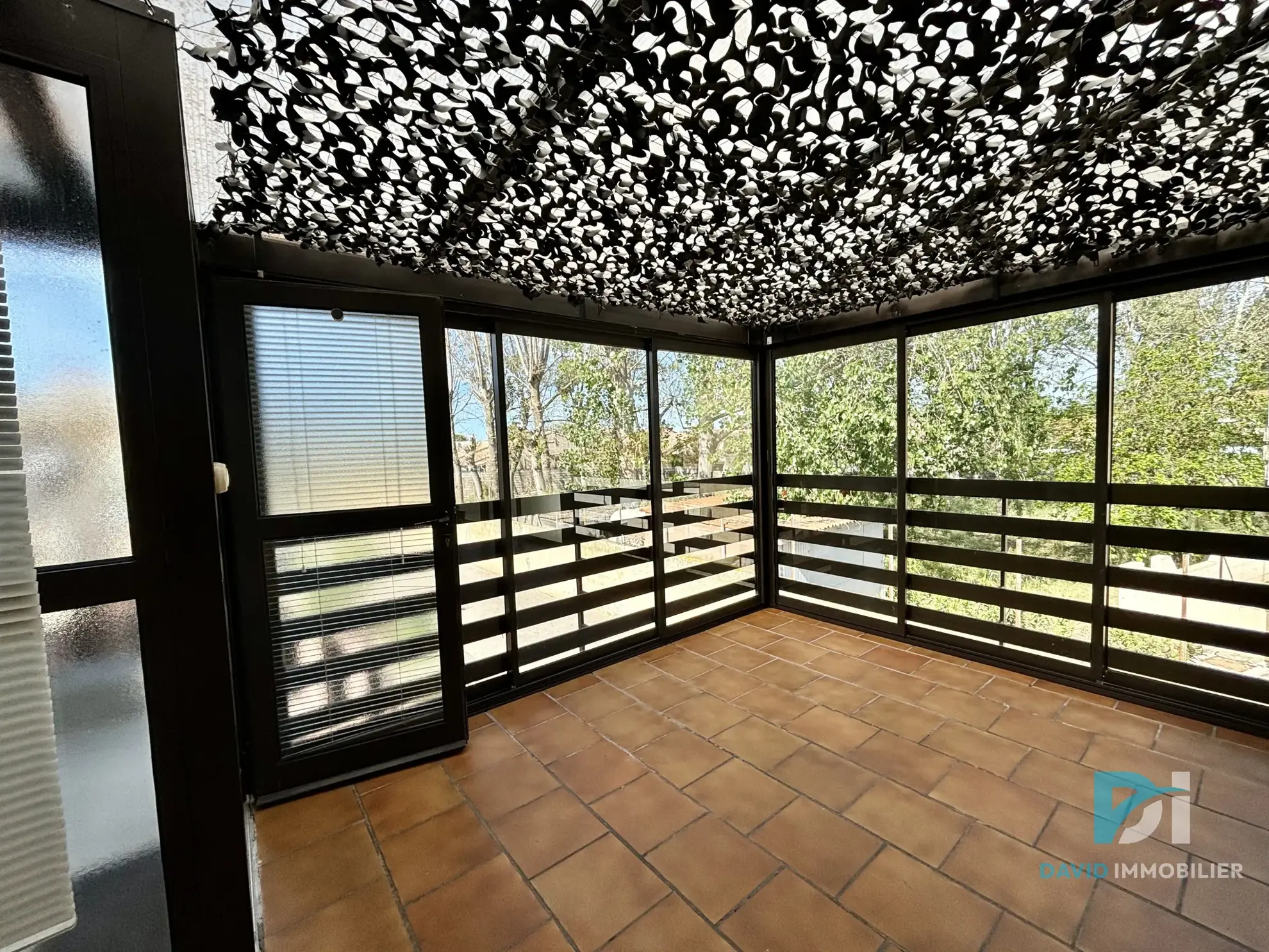 Appartement T2 avec grande véranda à Marseillan Plage – Idéal vacances ou investissement 