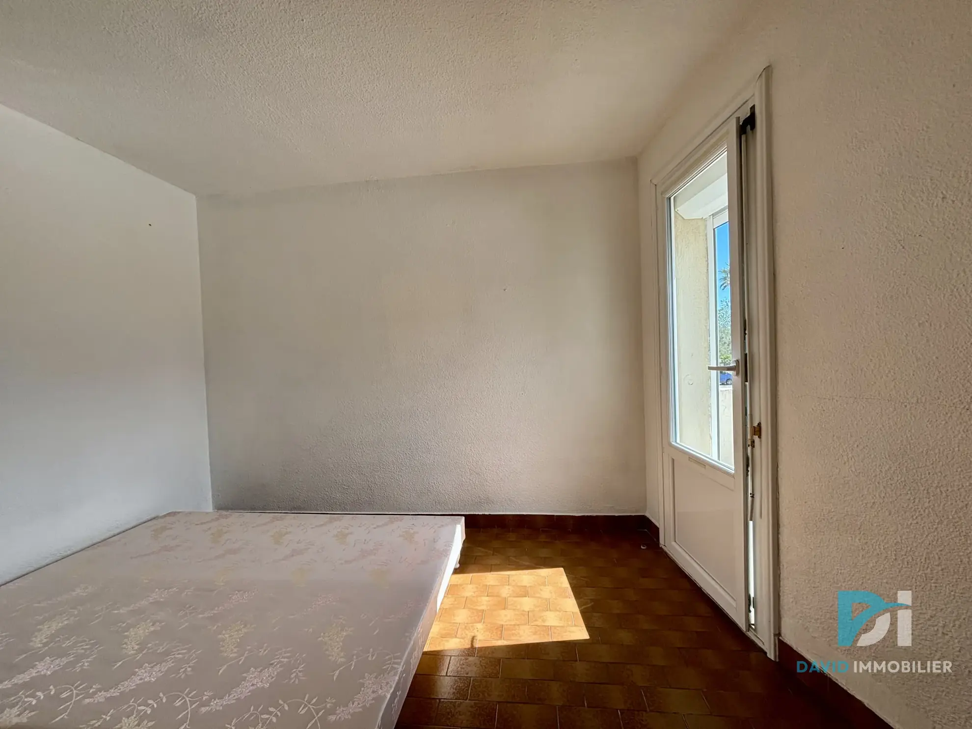 Appartement T2 avec grande véranda à Marseillan Plage – Idéal vacances ou investissement 