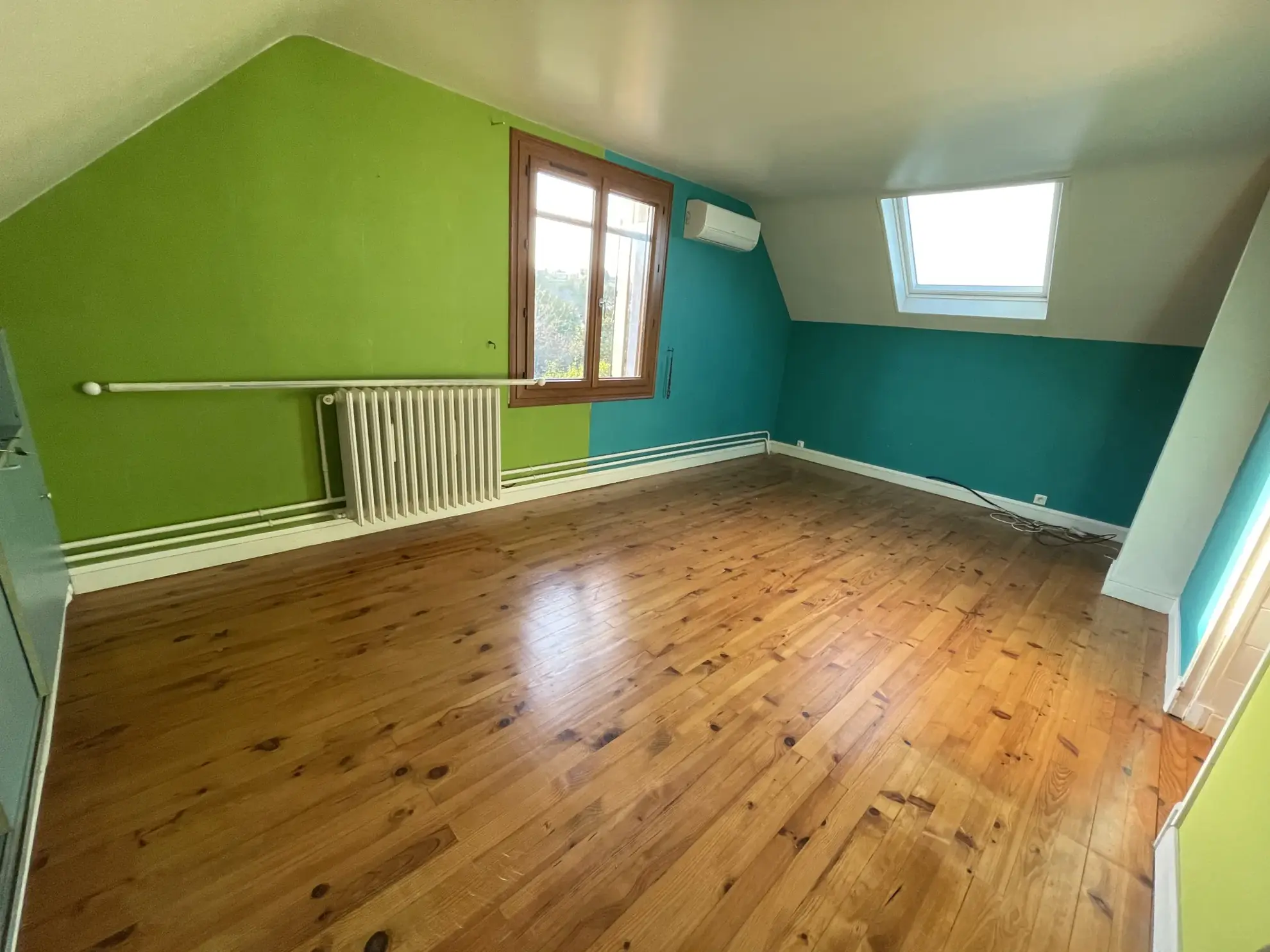Maison familiale à vendre à Creuzier-le-Neuf – 184 m², terrain 2400 m², rénovée en 2023, secteur calme 
