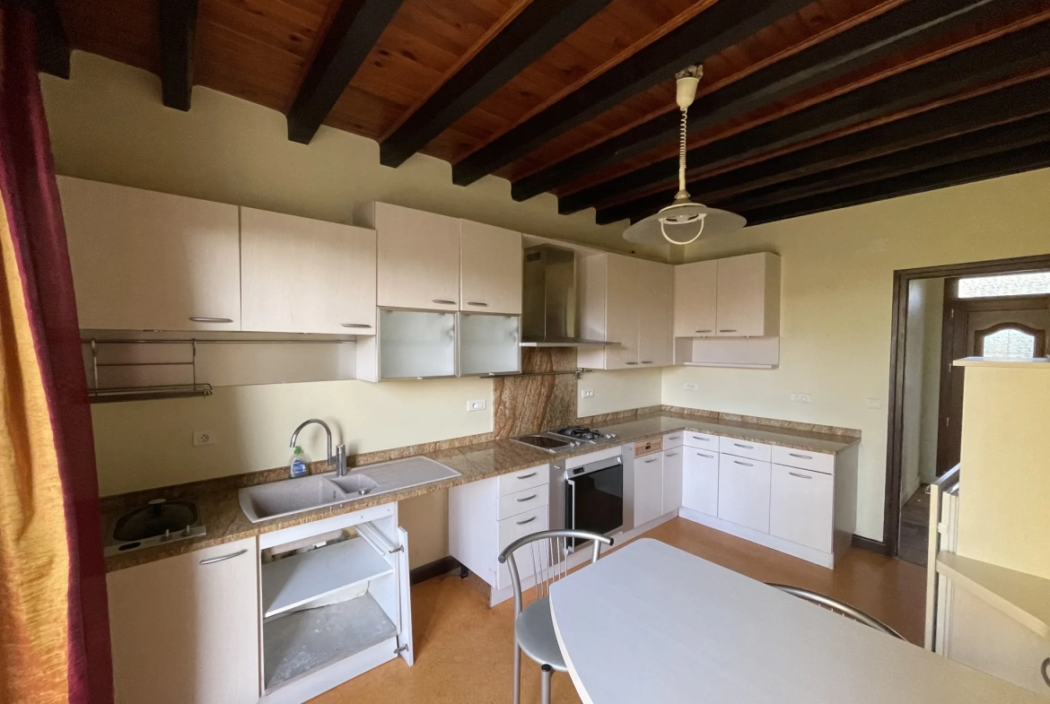 Maison familiale à vendre à Creuzier-le-Neuf – 184 m², terrain 2400 m², rénovée en 2023, secteur calme 