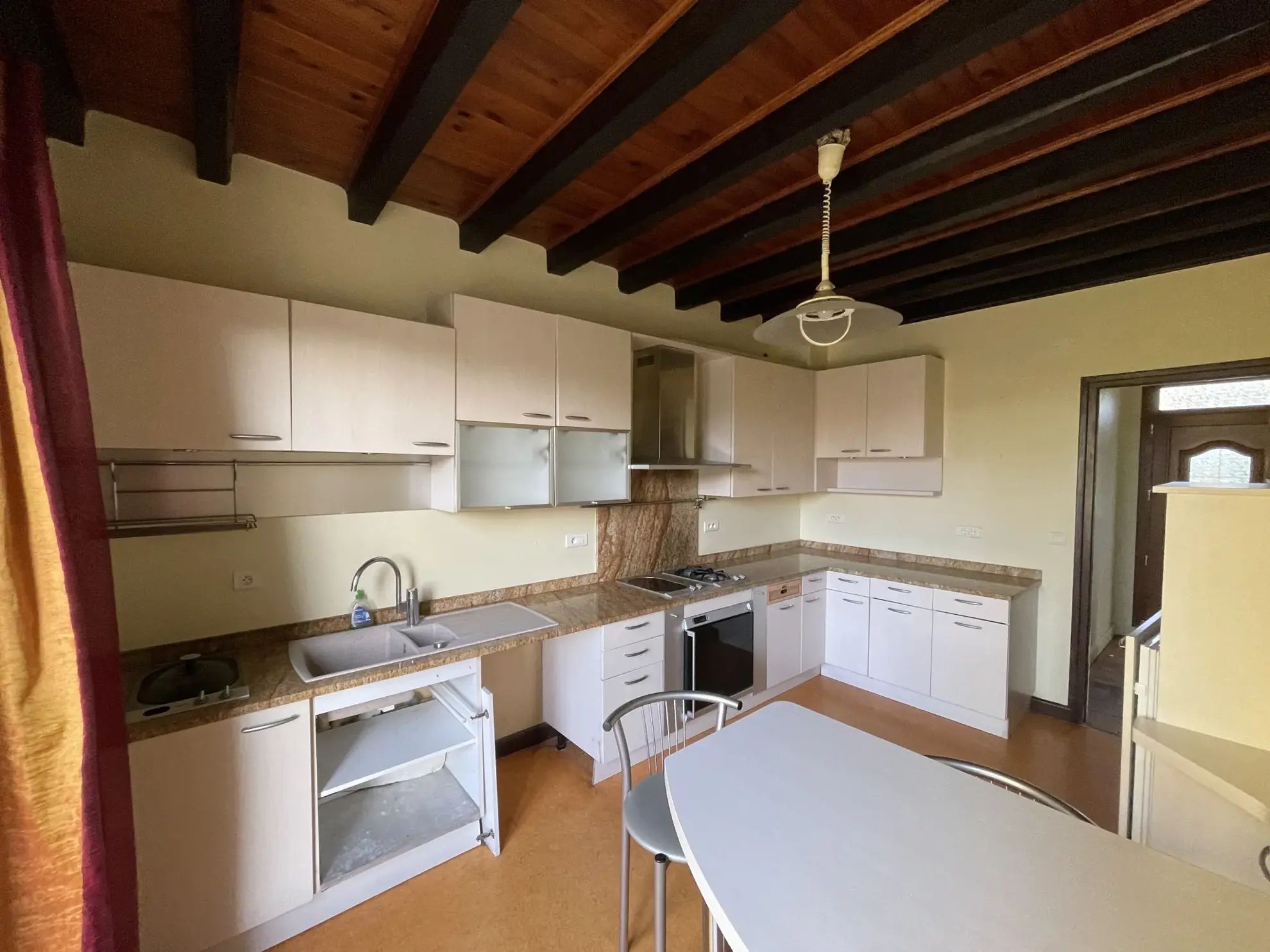 Maison familiale à vendre à Creuzier-le-Neuf – 184 m², terrain 2400 m², rénovée en 2023, secteur calme 
