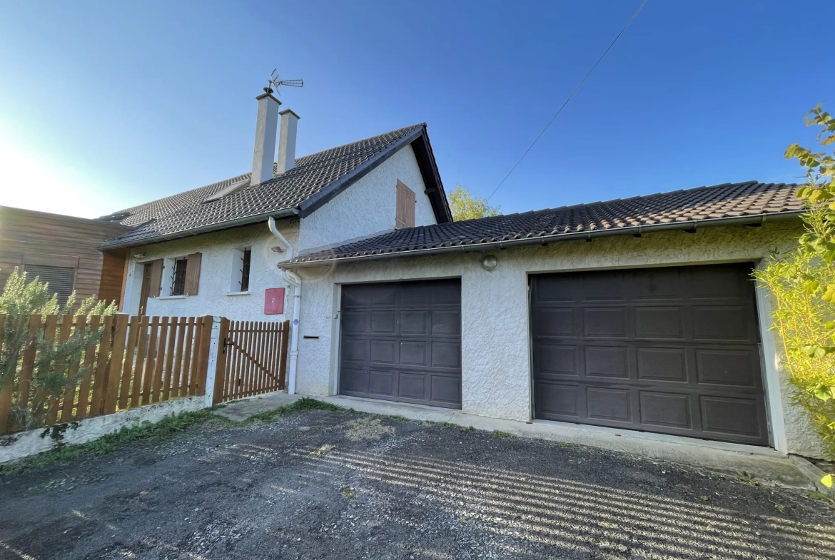 Maison familiale à vendre à Creuzier-le-Neuf – 184 m², terrain 2400 m², rénovée en 2023, secteur calme 