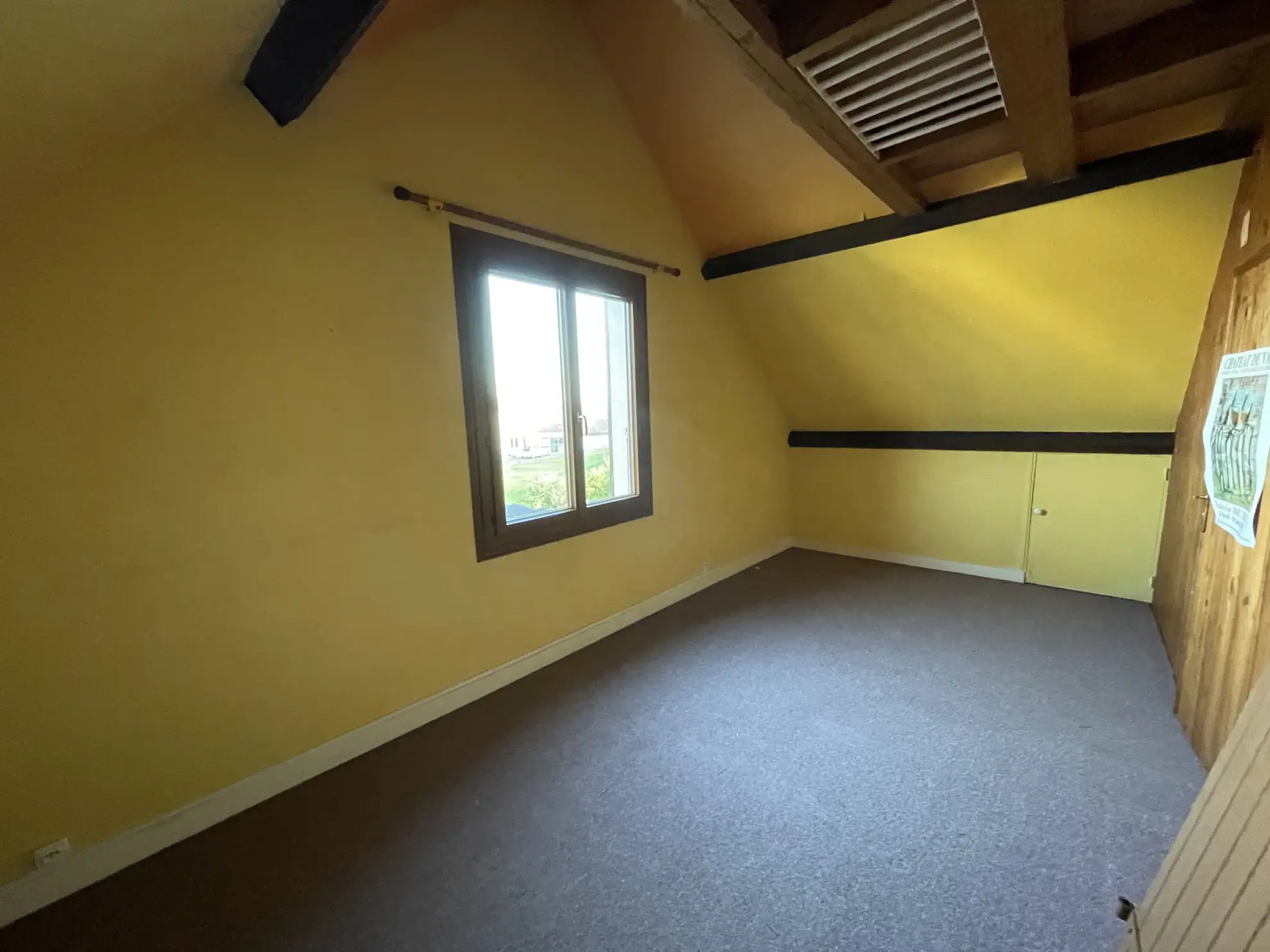 Maison familiale à vendre à Creuzier-le-Neuf – 184 m², terrain 2400 m², rénovée en 2023, secteur calme 