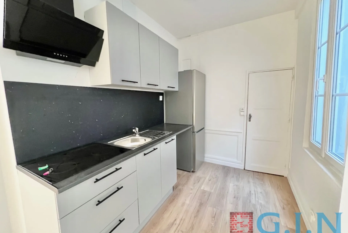 Appartement 2 pièces rénové à Rouen proche de la place de la Pucelle 