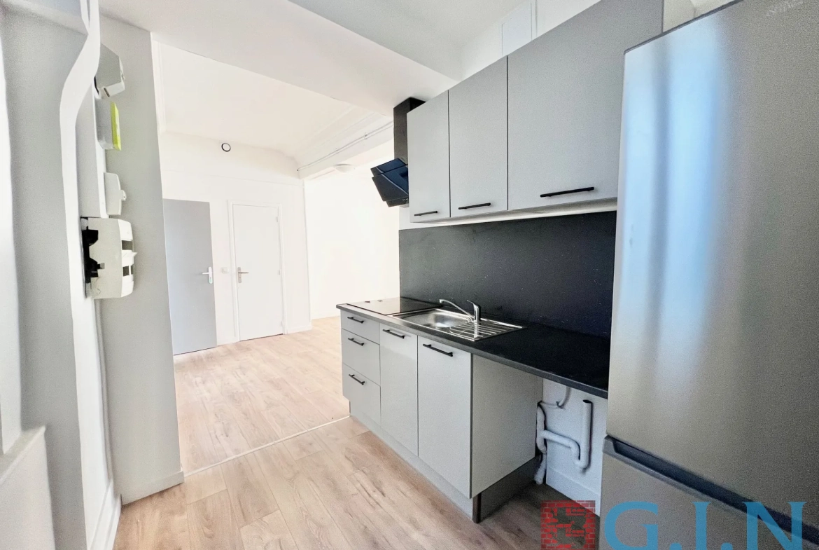 Appartement 2 pièces rénové à Rouen proche de la place de la Pucelle 