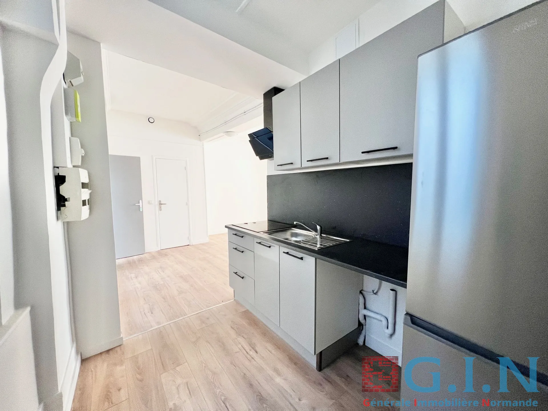 Appartement 2 pièces rénové à Rouen proche de la place de la Pucelle 