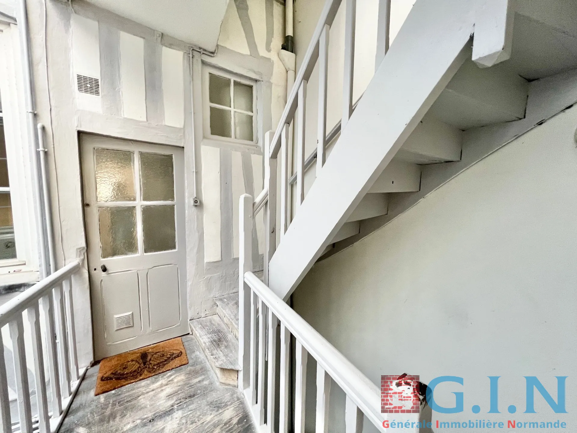 Appartement 2 pièces rénové à Rouen proche de la place de la Pucelle 