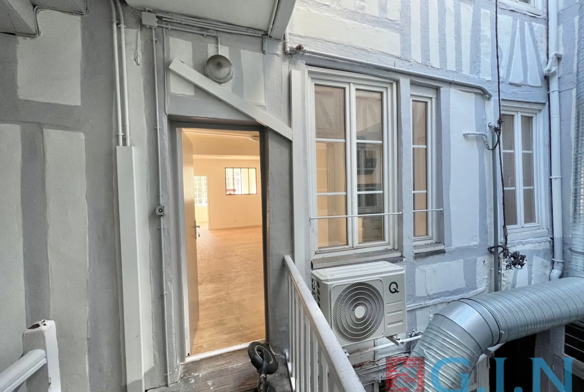 Appartement 2 pièces rénové à Rouen proche de la place de la Pucelle 