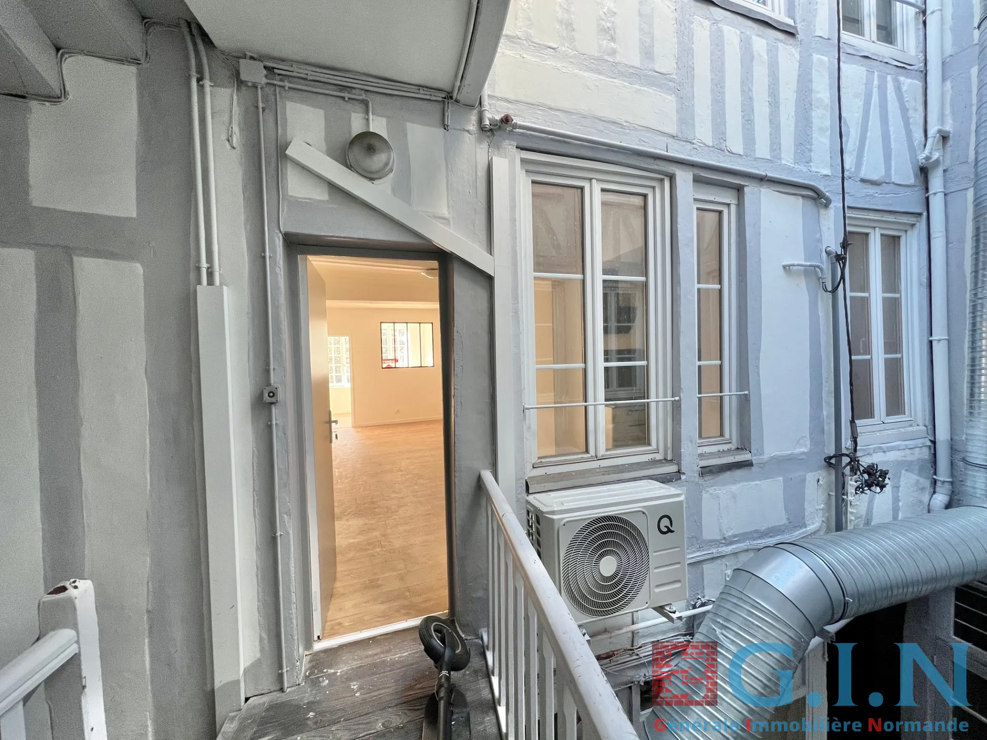 Appartement 2 pièces rénové à Rouen proche de la place de la Pucelle 