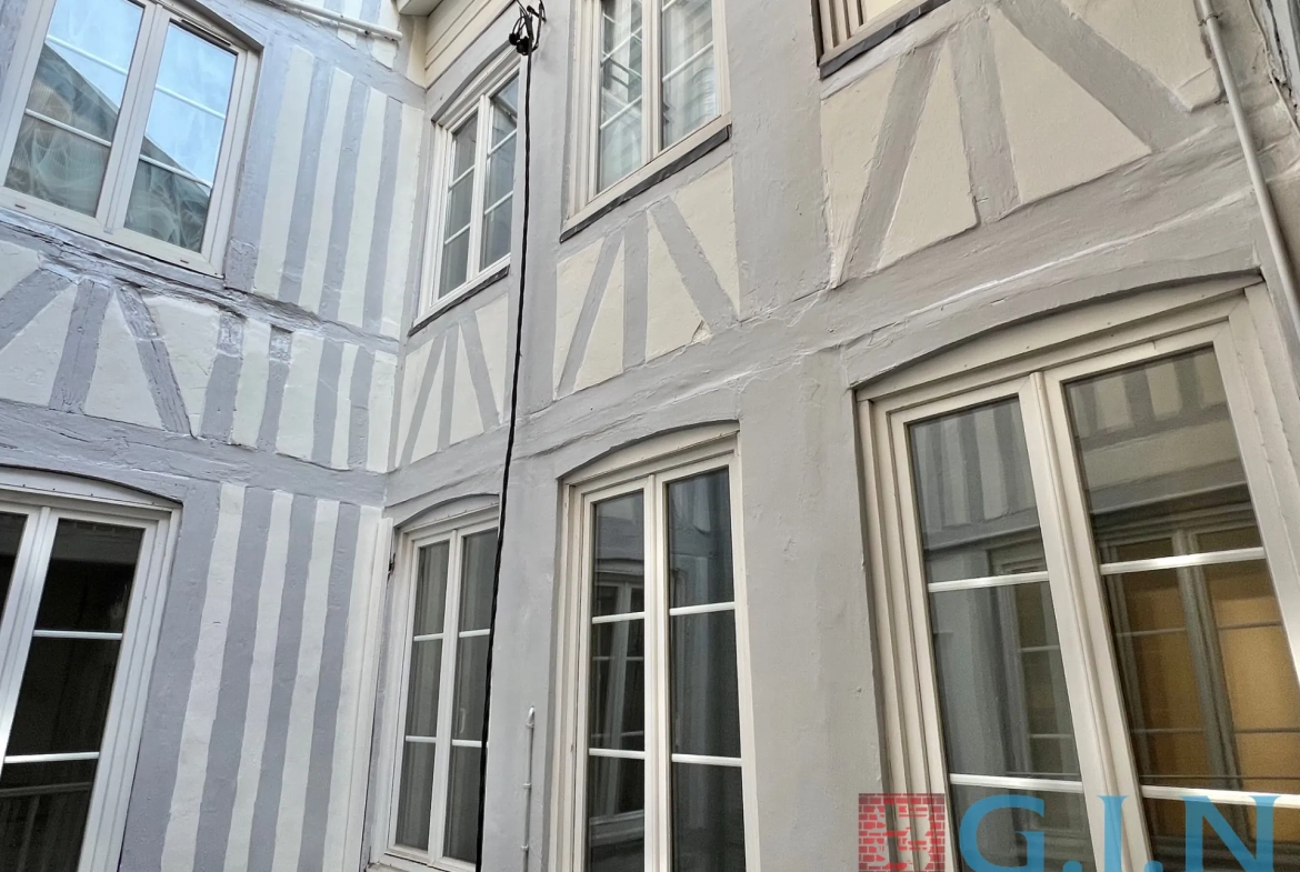 Appartement 2 pièces rénové à Rouen proche de la place de la Pucelle 