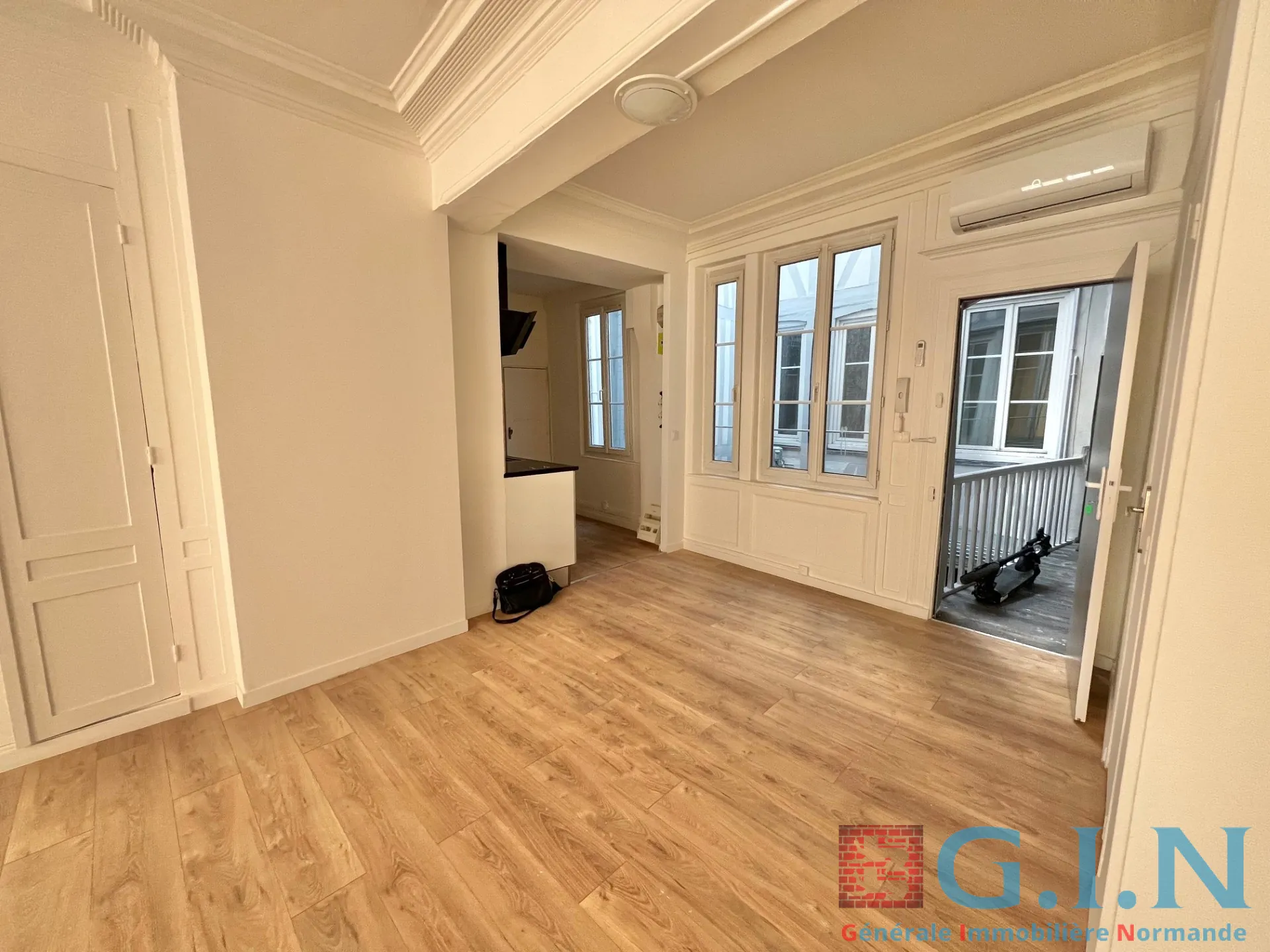 Appartement 2 pièces rénové à Rouen proche de la place de la Pucelle 