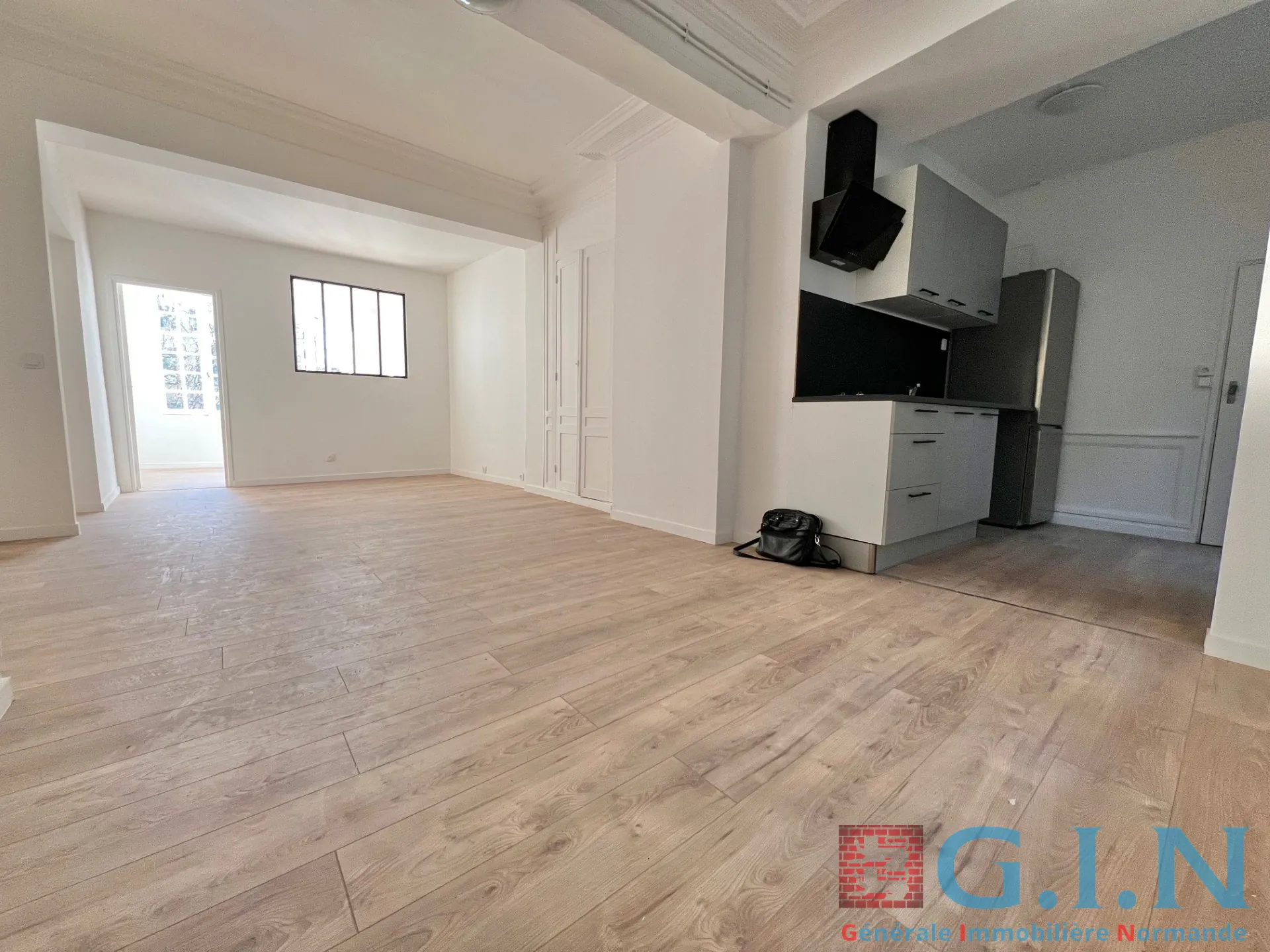 Appartement 2 pièces rénové à Rouen proche de la place de la Pucelle 