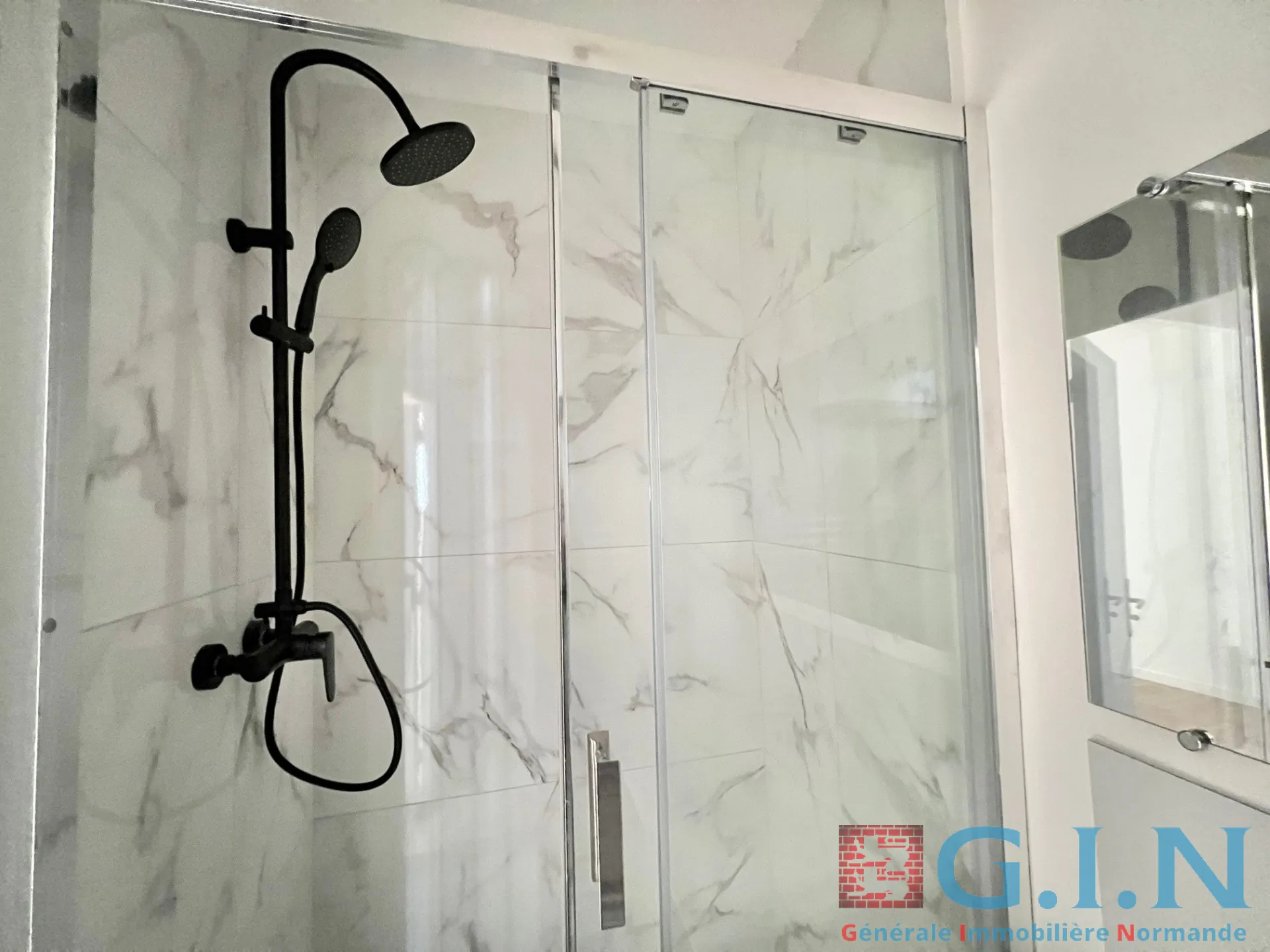 Appartement 2 pièces rénové à Rouen proche de la place de la Pucelle 
