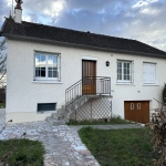 Belle maison de 71 m² avec sous-sol et terrain clos à Descartes