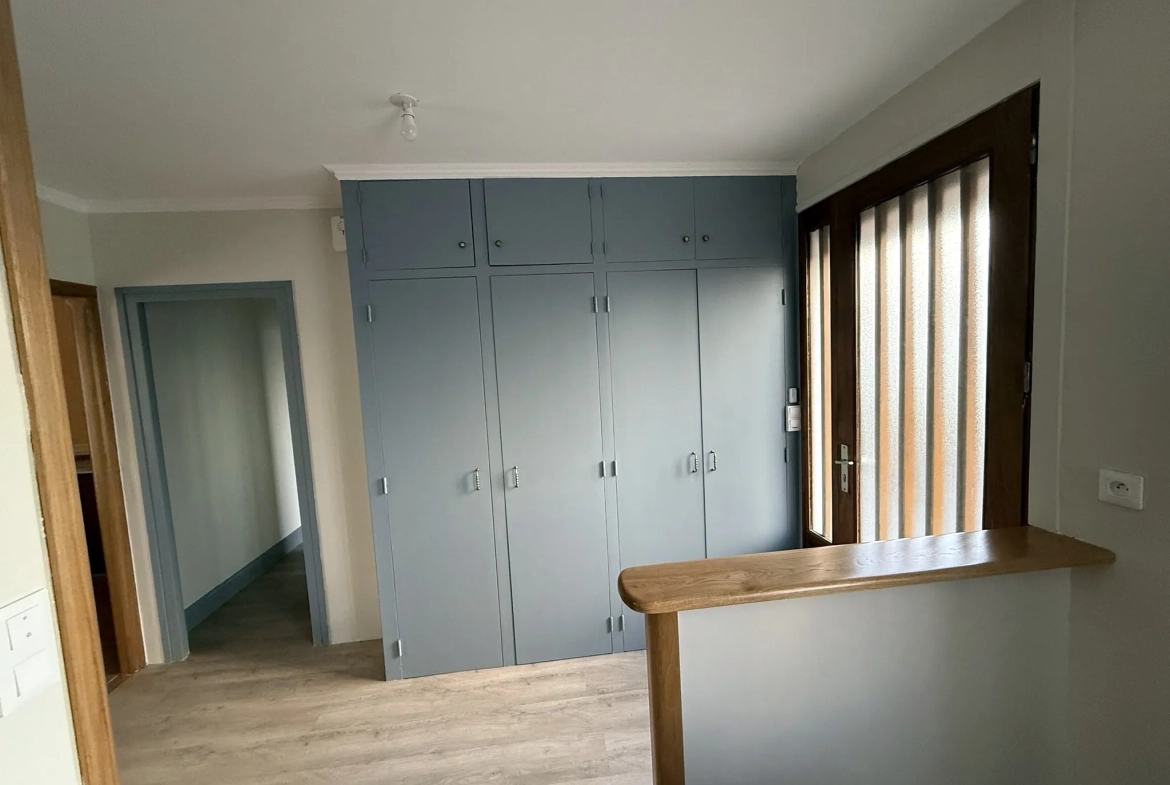 Belle maison de 71 m² avec sous-sol et terrain clos à Descartes 