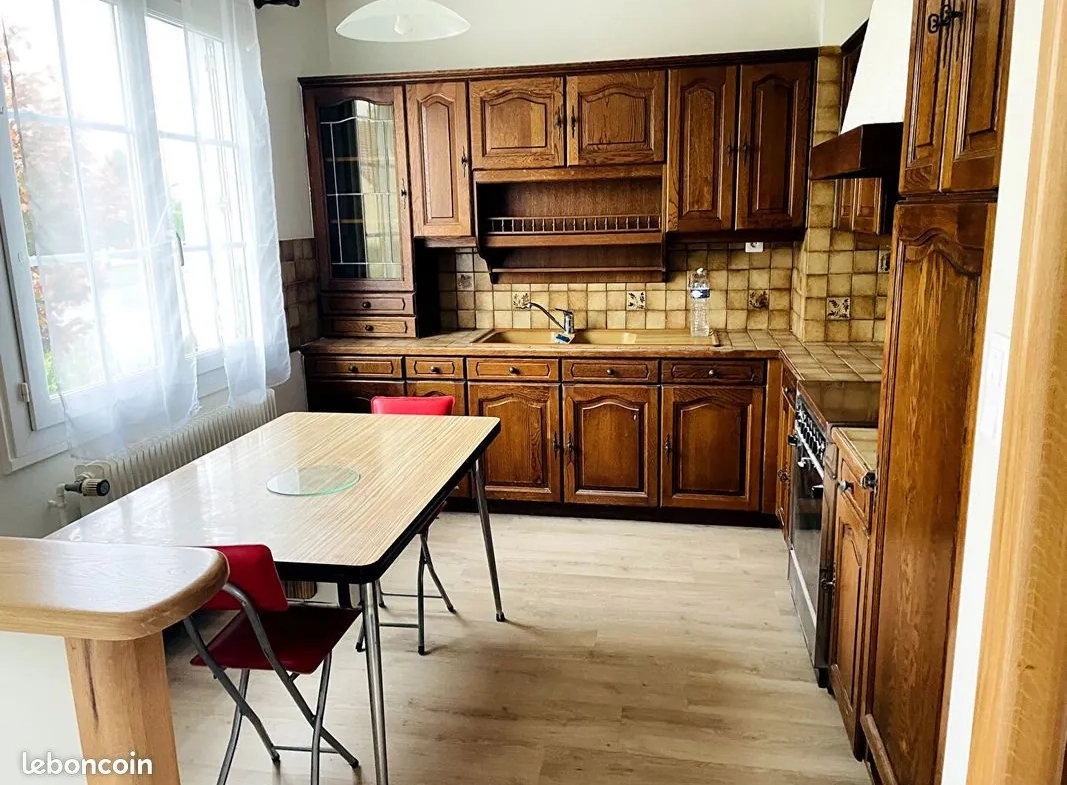 Belle maison de 71 m² avec sous-sol et terrain clos à Descartes 