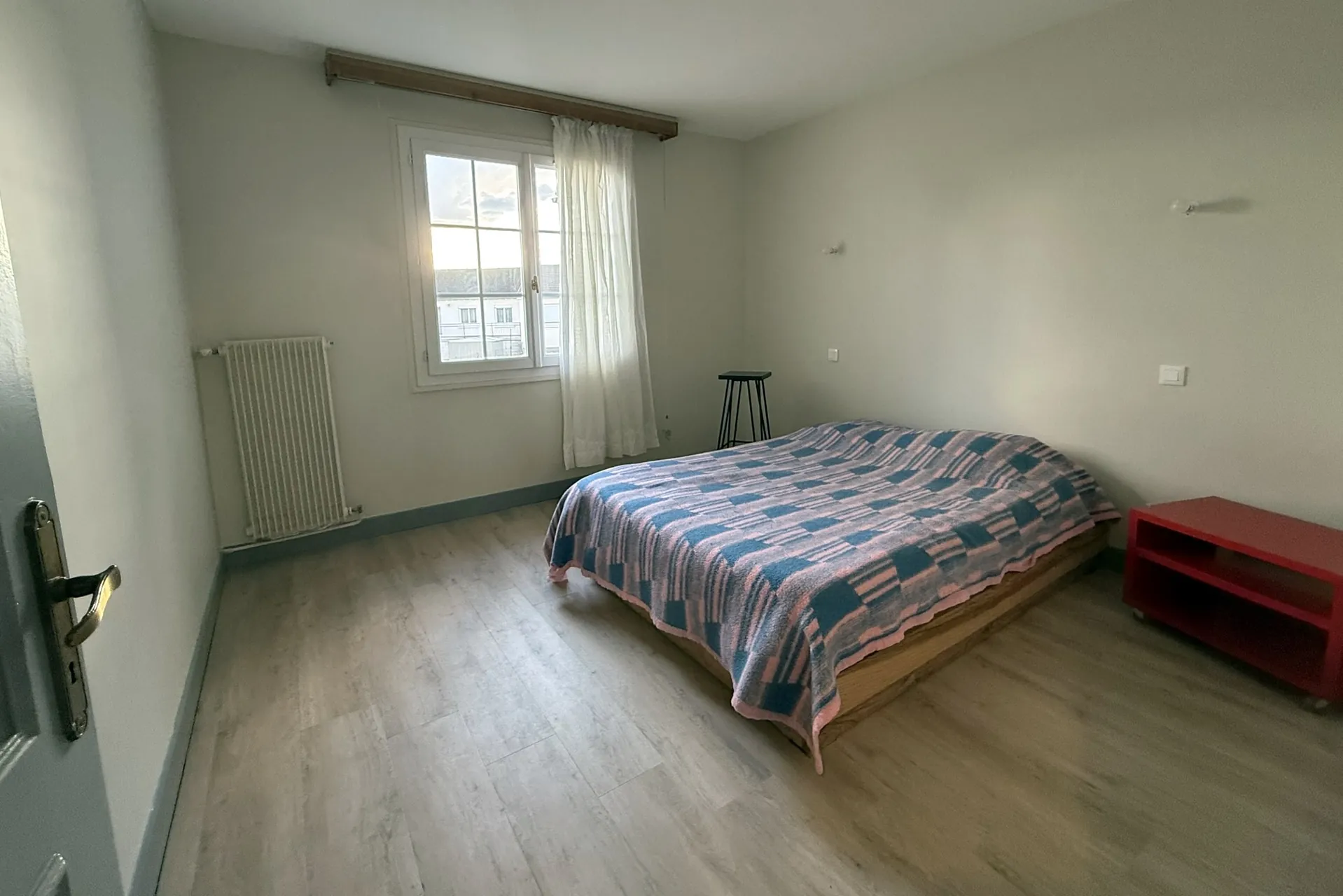 Belle maison de 71 m² avec sous-sol et terrain clos à Descartes 