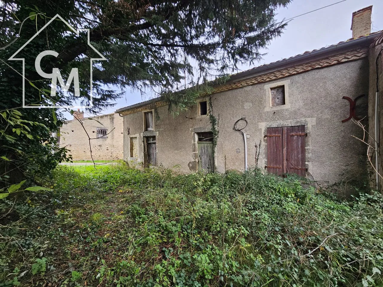 Maison à vendre à Lathus-Saint-Rémy de 2 pièces avec jardin de 752 m² 