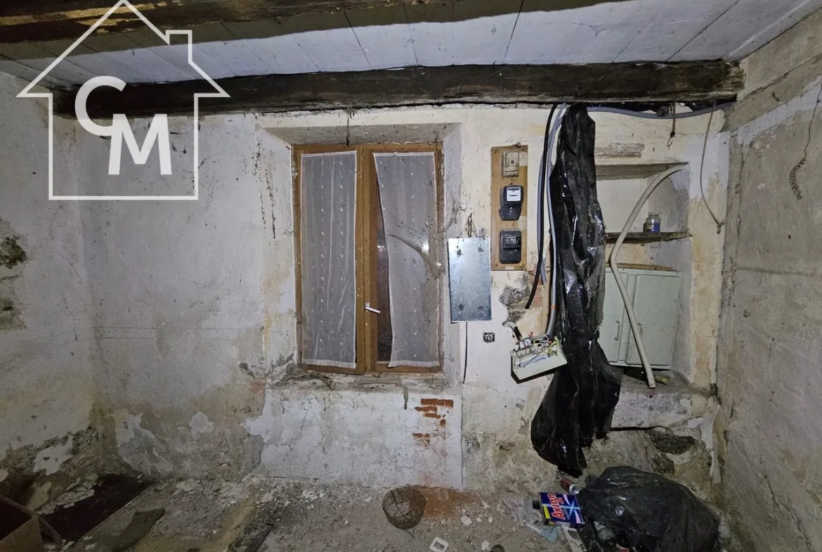 Maison à vendre à Lathus-Saint-Rémy de 2 pièces avec jardin de 752 m² 