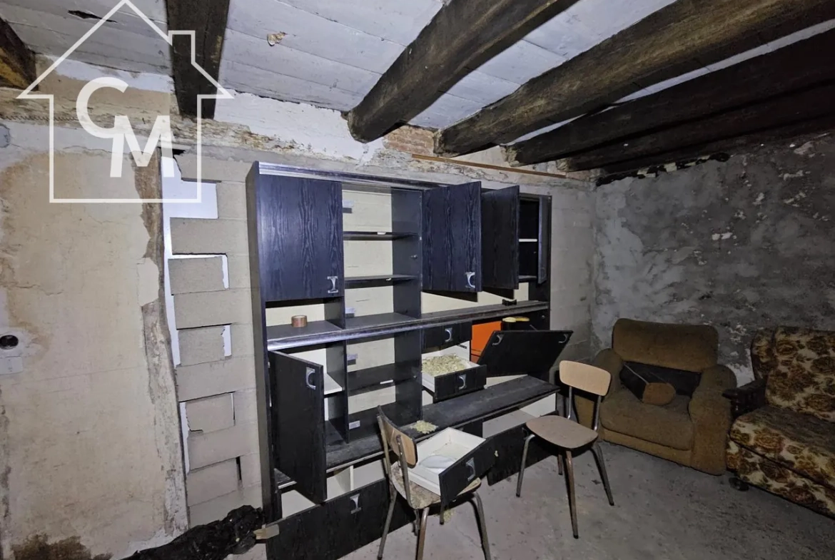 Maison à vendre à Lathus-Saint-Rémy de 2 pièces avec jardin de 752 m² 