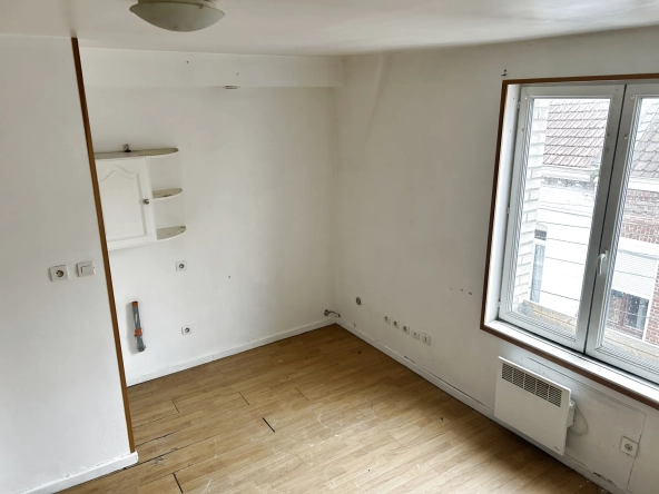 Immeuble de rapport à Henin-Beaumont - 5 studios libres, rentabilité attractive 