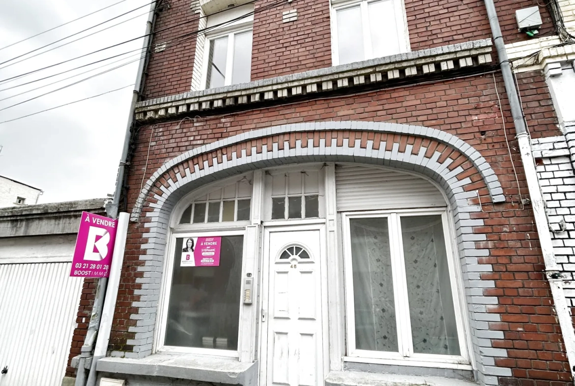 Immeuble de rapport à Henin-Beaumont - 5 studios libres, rentabilité attractive 