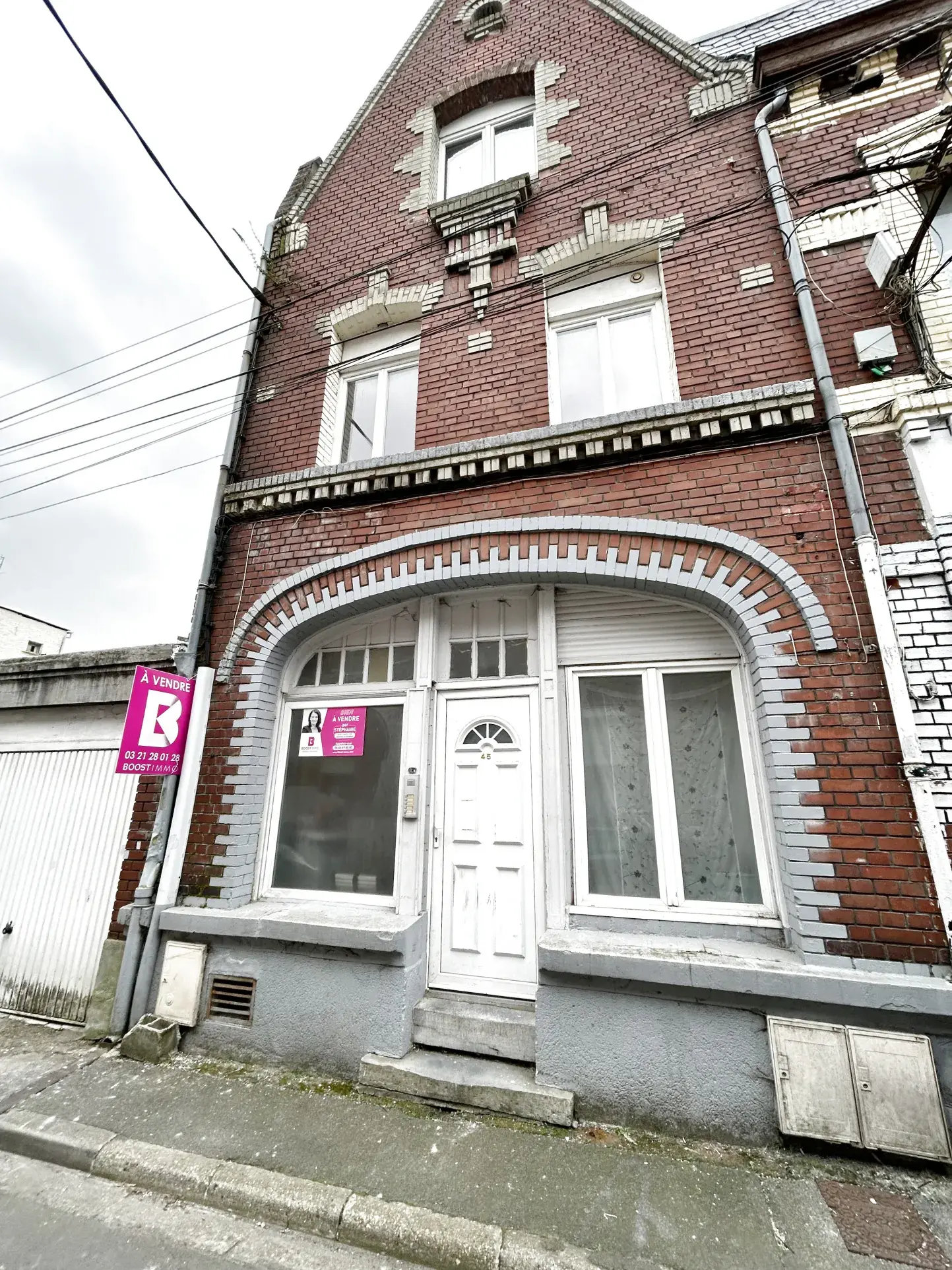 Immeuble de rapport à Henin-Beaumont - 5 studios libres, rentabilité attractive 