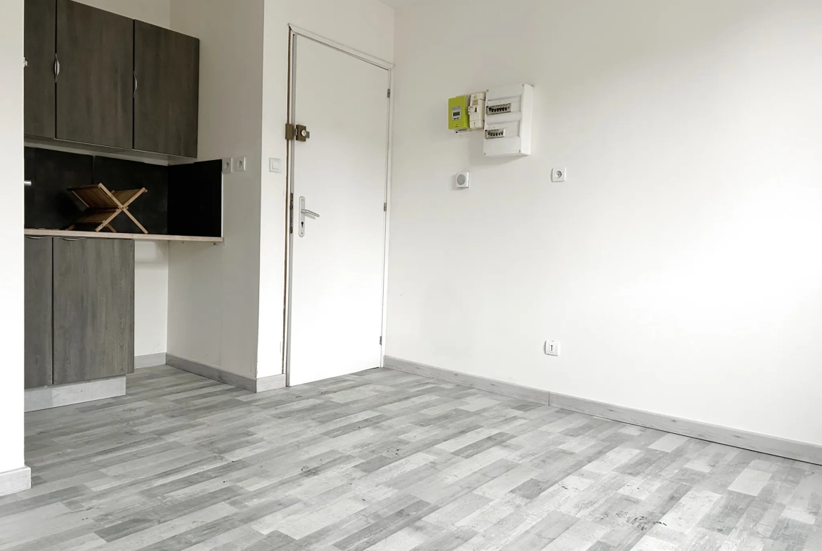 Immeuble de rapport à Henin-Beaumont - 5 studios libres, rentabilité attractive 