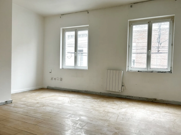Immeuble de rapport à Henin-Beaumont - 5 studios libres, rentabilité attractive 