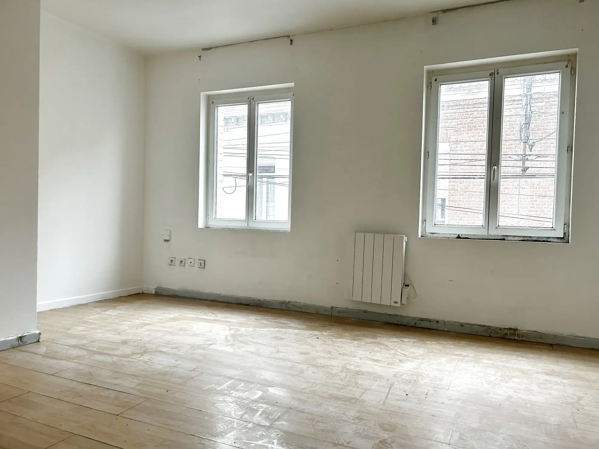 Immeuble de rapport à Henin-Beaumont - 5 studios libres, rentabilité attractive 