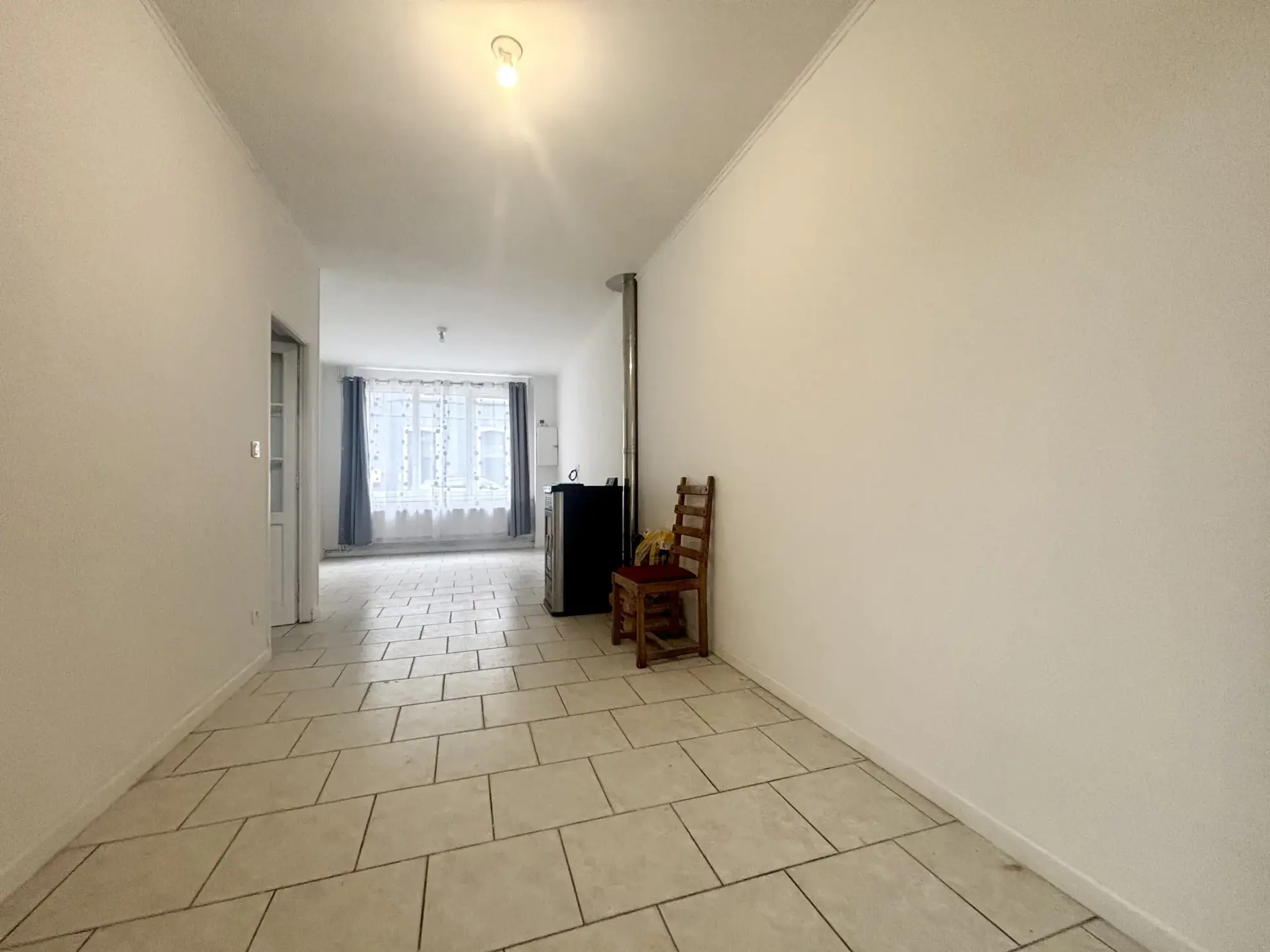 Maison lumineuse de 130m² avec 4 chambres, terrasse et cave à Roubaix 